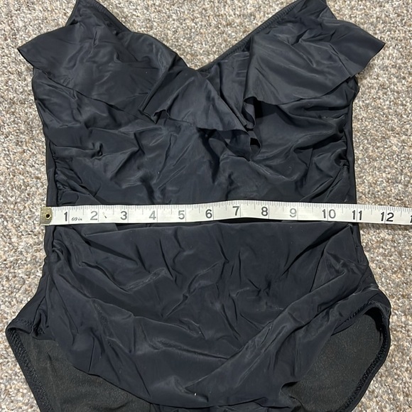 CiCiBird Women’s One Piece Bathing Suit Ruched Ruffle detail‎ at Bust size Small - Picture 8 of 9